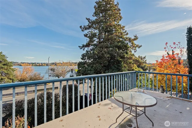 $3,850 | 6807 Aurora Avenue North, Seattle, WA 98103