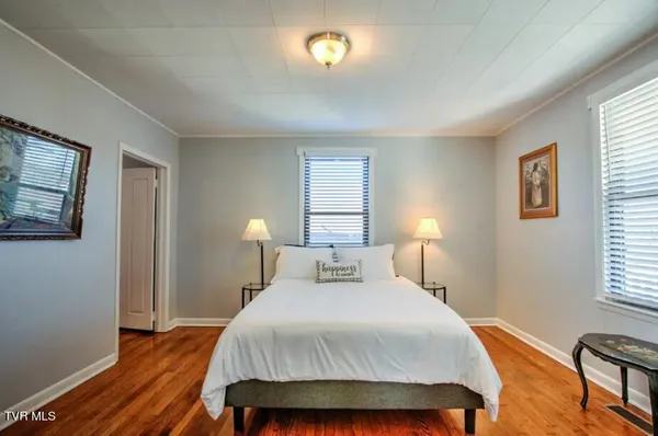$2,000 | 1624 Edgemont Avenue, Bristol, TN 37620