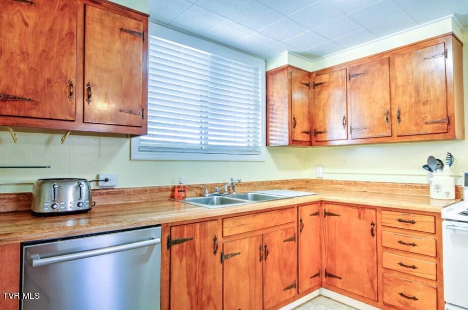 1624 Edgemont Avenue Bristol, TN 37620 - Photo 19 of 32 e16