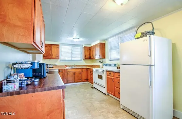 $2,000 | 1624 Edgemont Avenue, Bristol, TN 37620