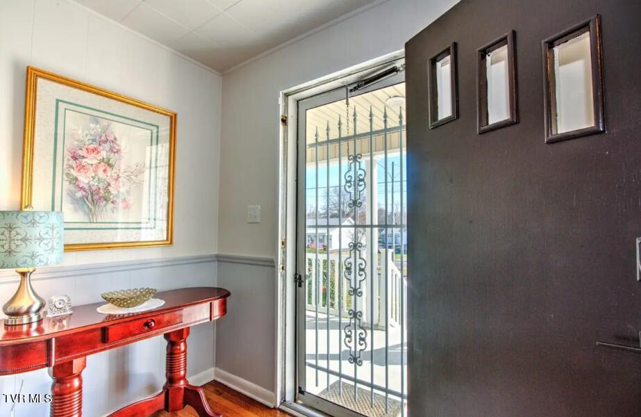 1624 Edgemont Avenue Bristol, TN 37620 - Photo 5 of 32 e2