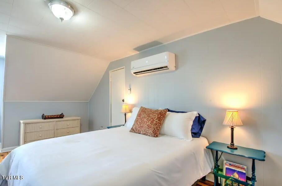 1624 Edgemont Avenue Bristol, TN 37620 - Photo 8 of 32 e5