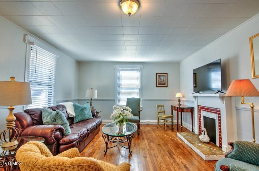 1624 Edgemont Avenue Bristol, TN 37620 - Photo 9 of 32 e6