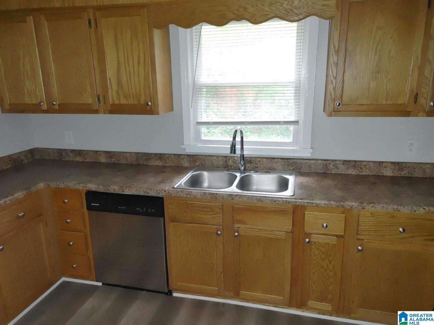 947 Rutledge Drive Fairfield, AL 35064 - Photo 8 of 16