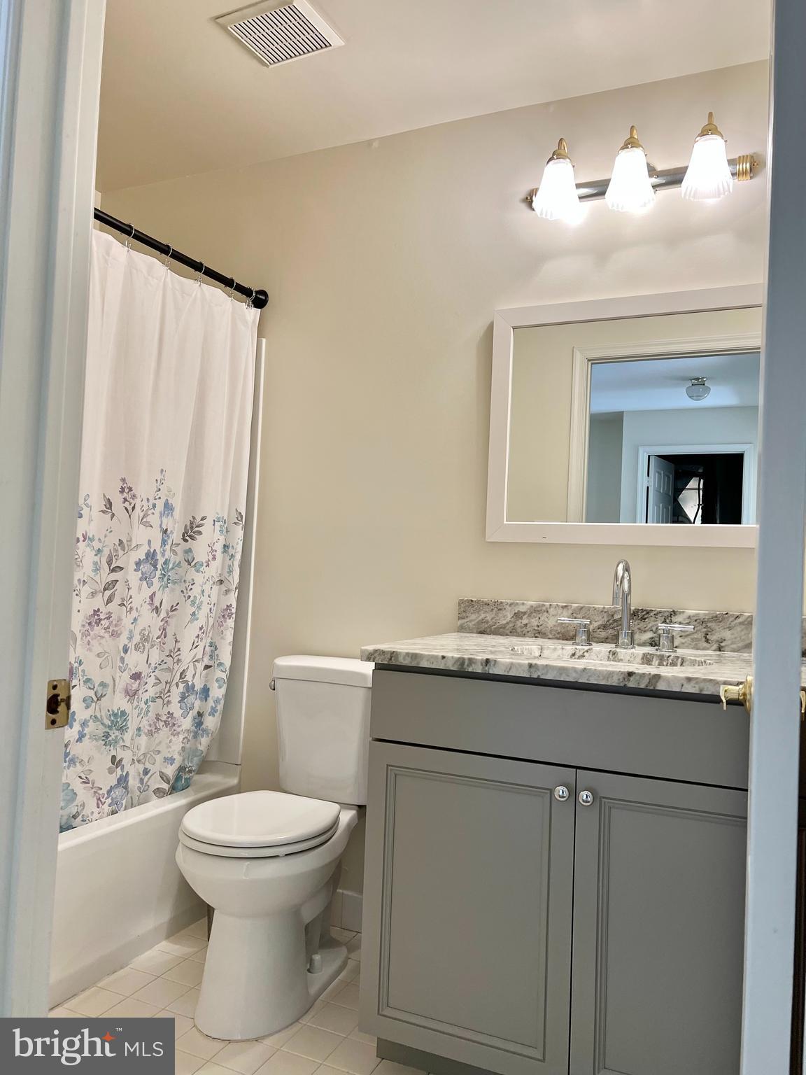 2001 Saxony Drive Mount Laurel, NJ 08054 - Photo 9 of 14