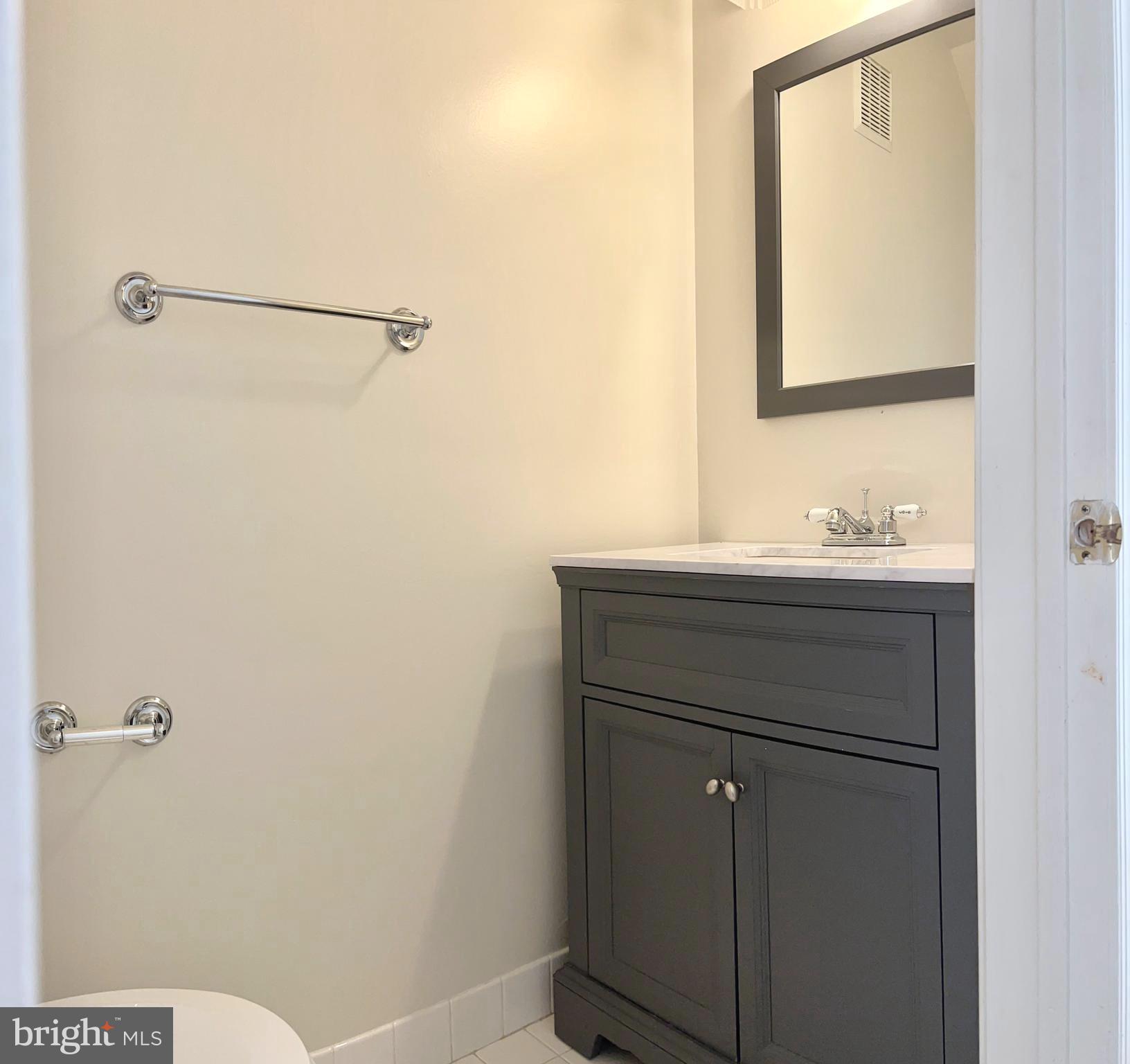 2001 Saxony Drive Mount Laurel, NJ 08054 - Photo 10 of 14