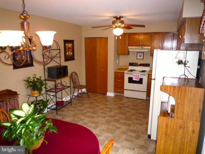 45 Hunting Ridge Road Newark, DE 19702 - Photo 8 of 23 Kitchen