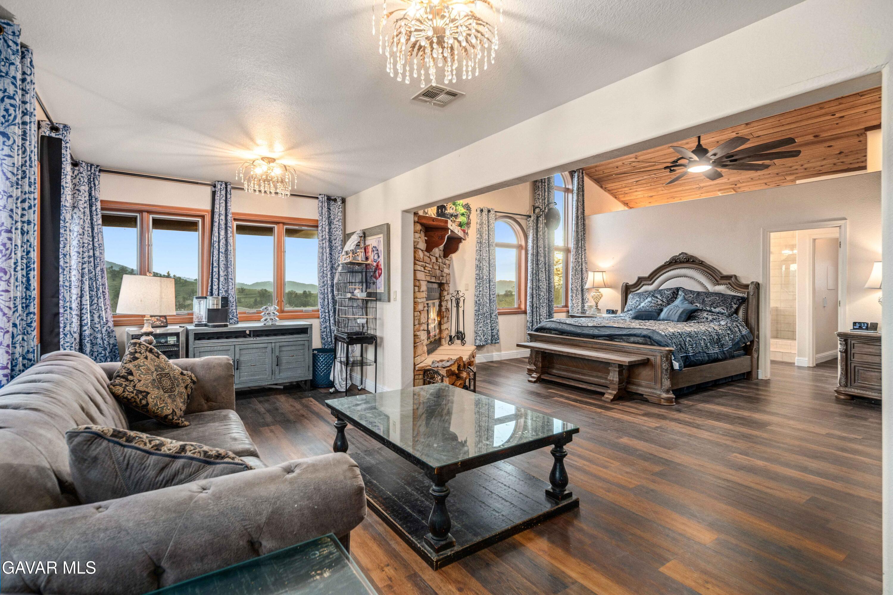 23800 Bertram Circle Tehachapi, CA 93561 - Photo 41 of 85 a living room with furniture and a large window