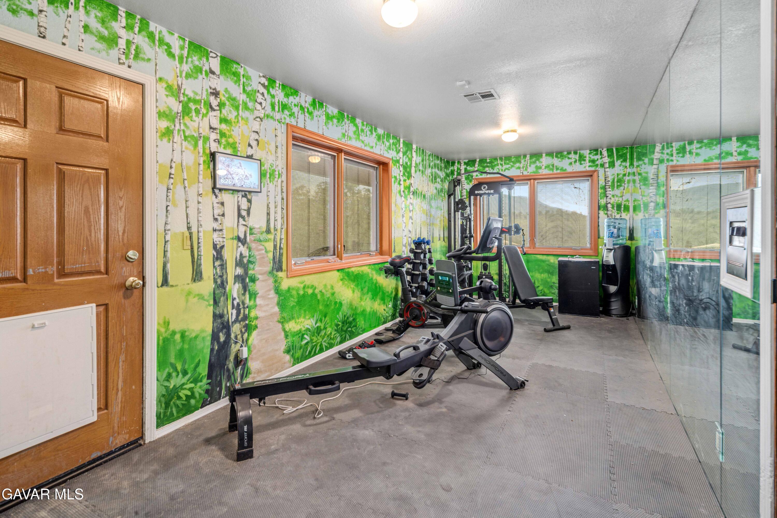 23800 Bertram Circle Tehachapi, CA 93561 - Photo 53 of 85 a view of a chairs and table in patio