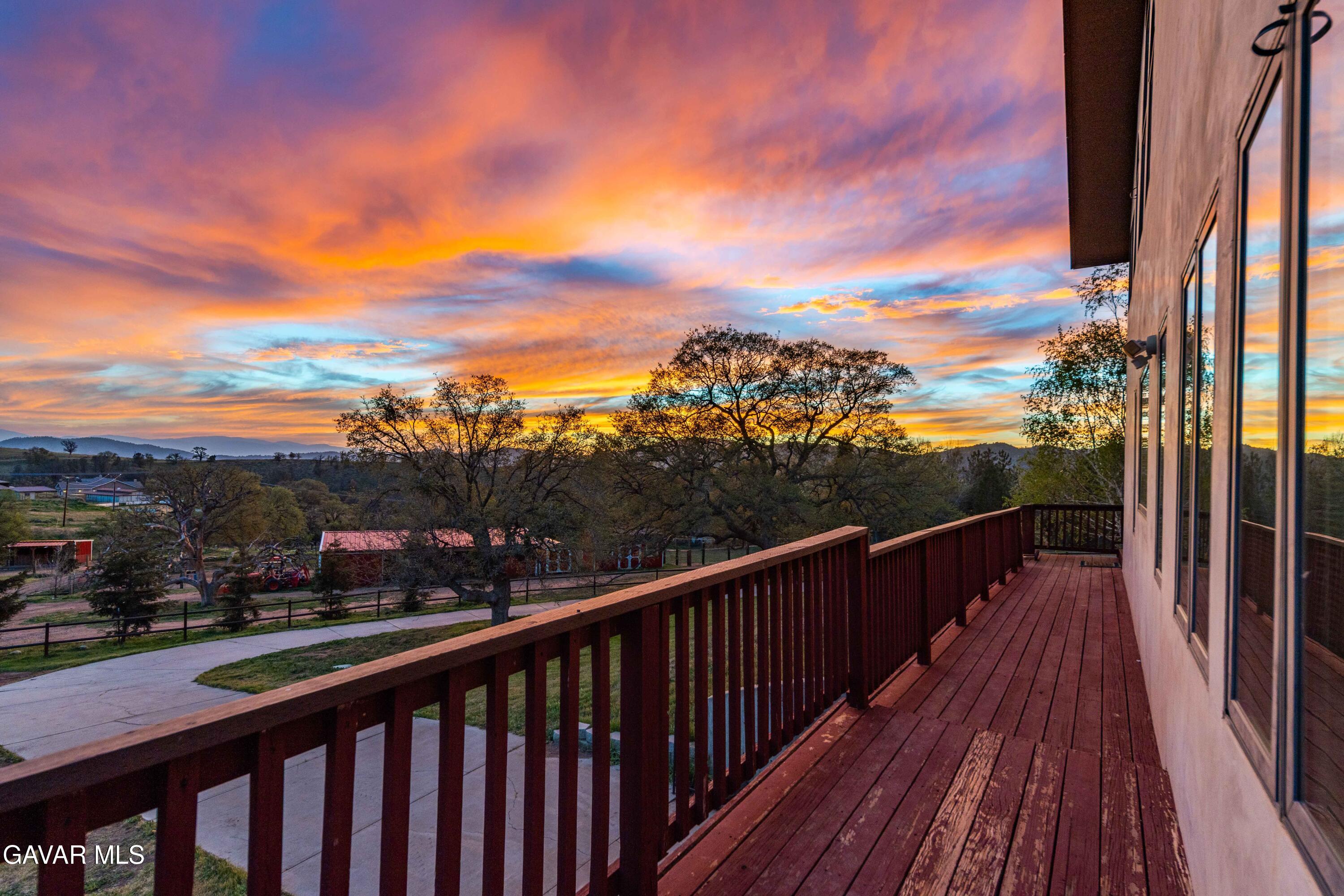 23800 Bertram Circle Tehachapi, CA 93561 - Photo 63 of 85 a view of city from a balcony