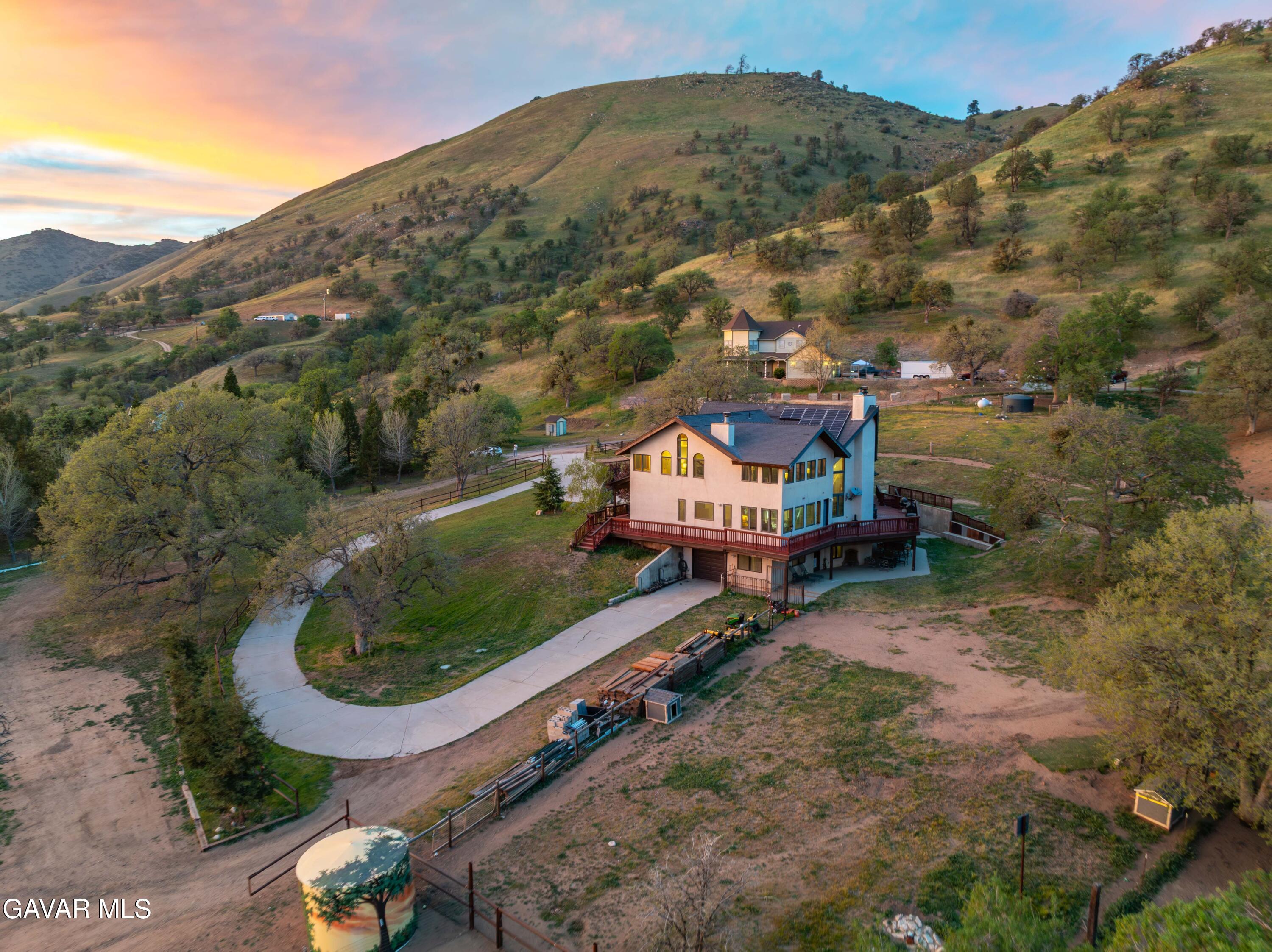 23800 Bertram Circle Tehachapi, CA 93561 - Photo 66 of 85 an aerial view of residential houses with outdoor space