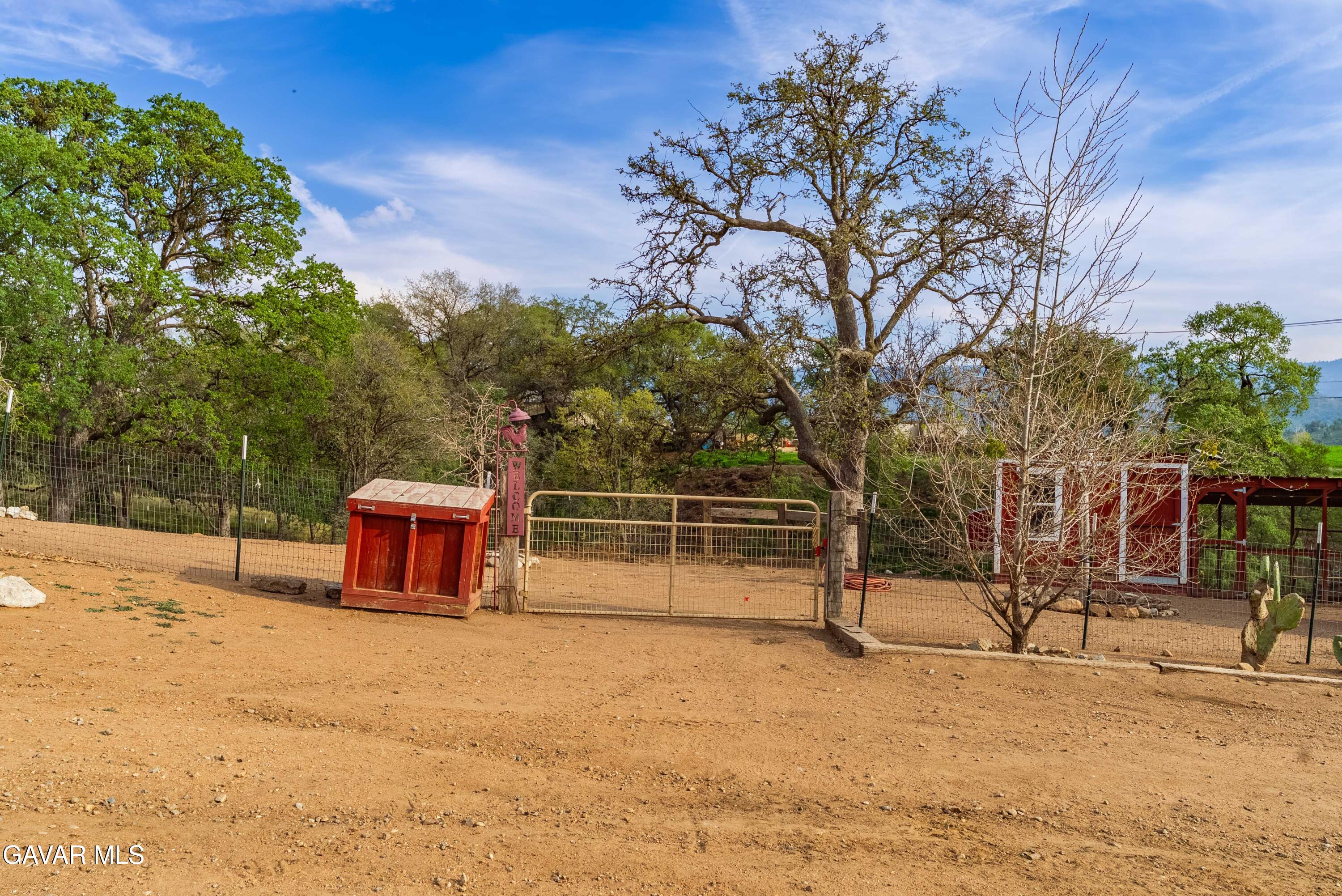 23800 Bertram Circle Tehachapi, CA 93561 - Photo 76 of 85 a backyard of a house with lots of green space