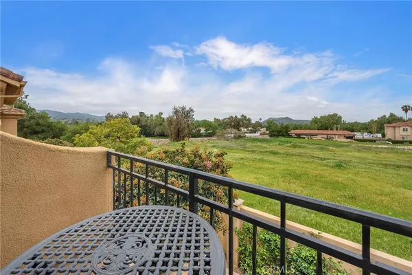 $610,000 | 1448 Patricia Avenue, Unit 203, Simi Valley, CA 93065