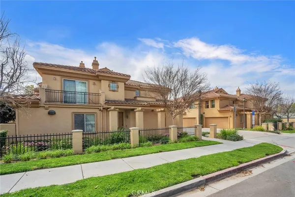 $610,000 | 1448 Patricia Avenue, Unit 203, Simi Valley, CA 93065
