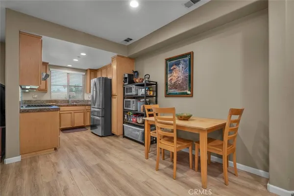 $610,000 | 1448 Patricia Avenue, Unit 203, Simi Valley, CA 93065