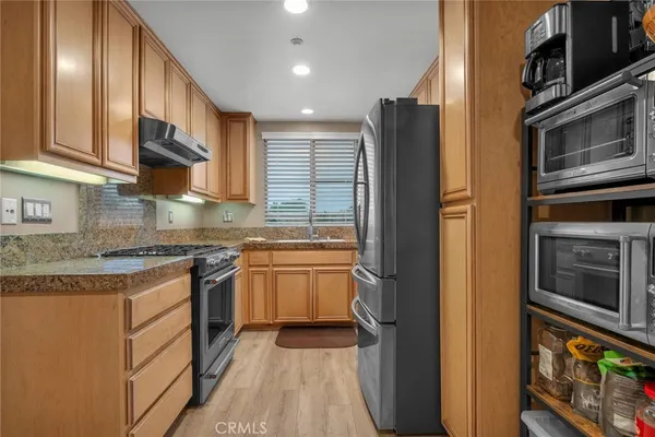 $610,000 | 1448 Patricia Avenue, Unit 203, Simi Valley, CA 93065