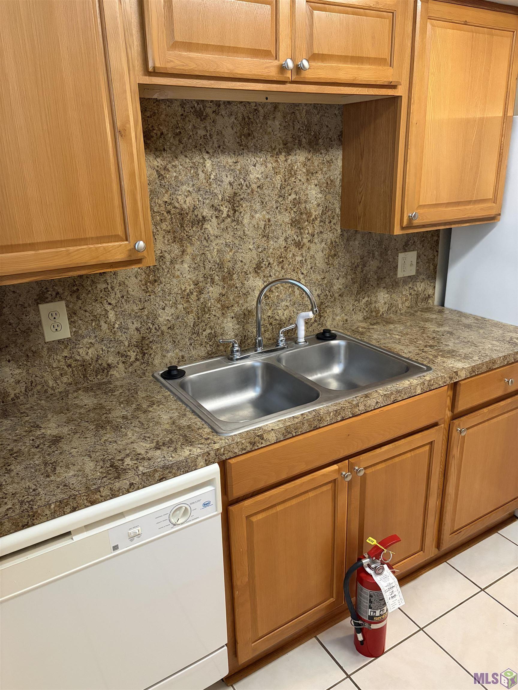 913 West Rothland Street, Unit A Gonzales, LA 70737 - Photo 10 of 35 Gallery Image 10