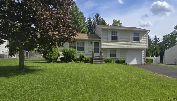 $249,900 | 8361 Sextant Drive, Clay, NY 13027