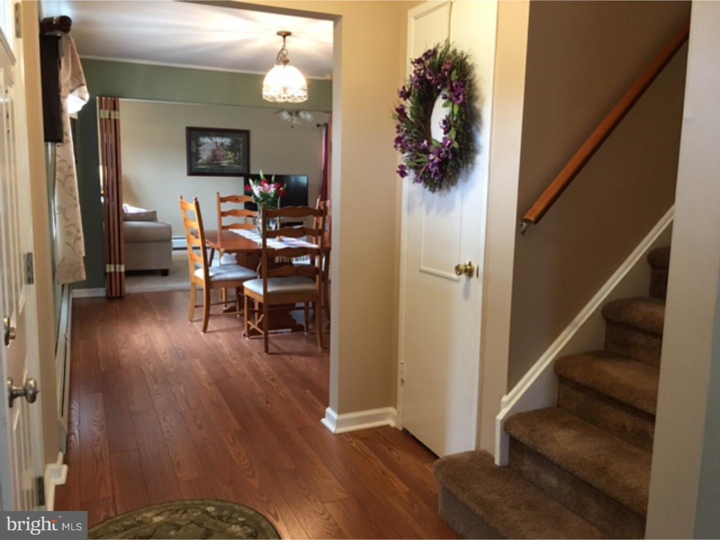 17 Turf Road Levittown, PA 19056 - Photo 11 of 25 Foyer