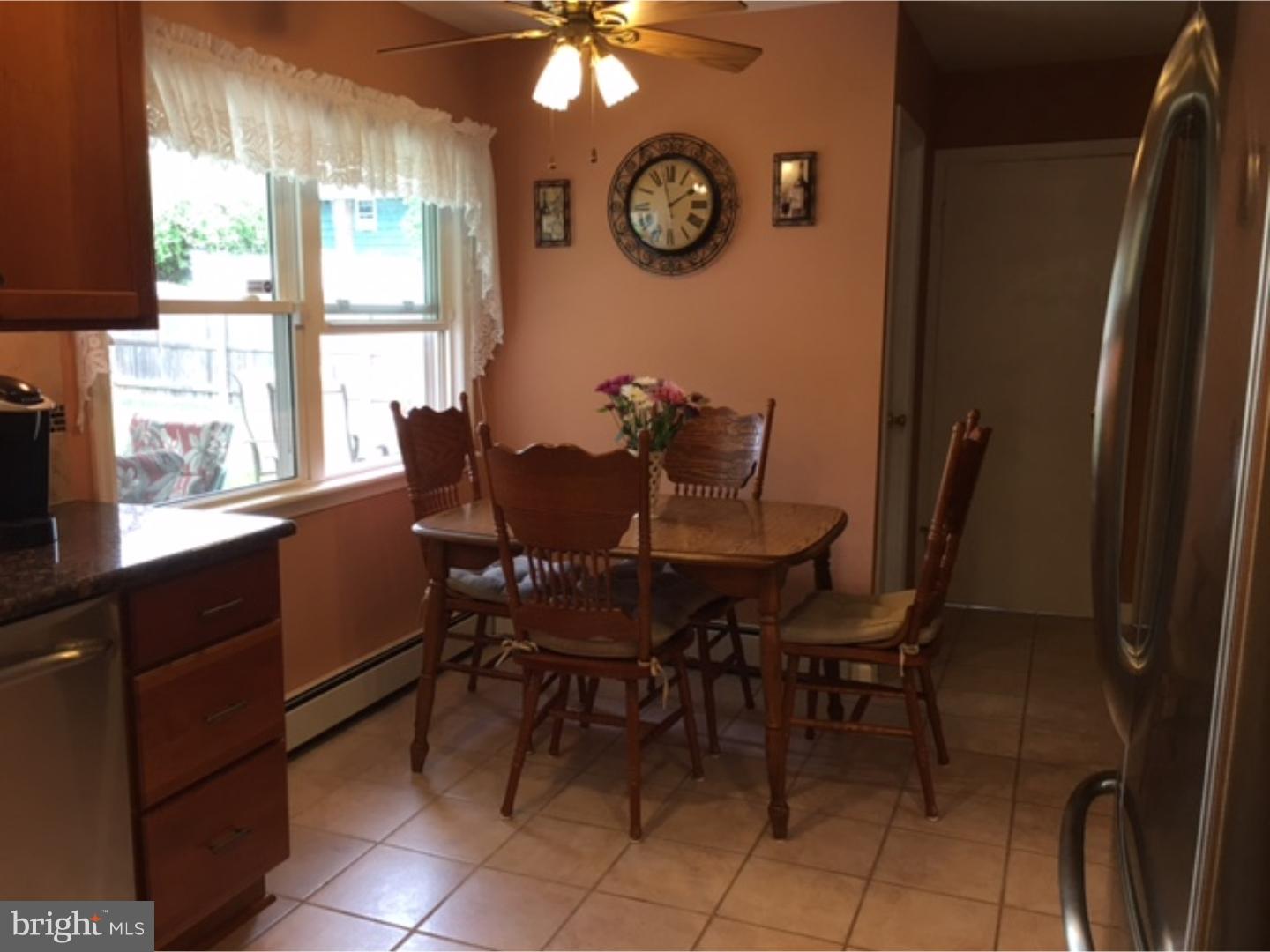 17 Turf Road Levittown, PA 19056 - Photo 8 of 25 Kitchen
