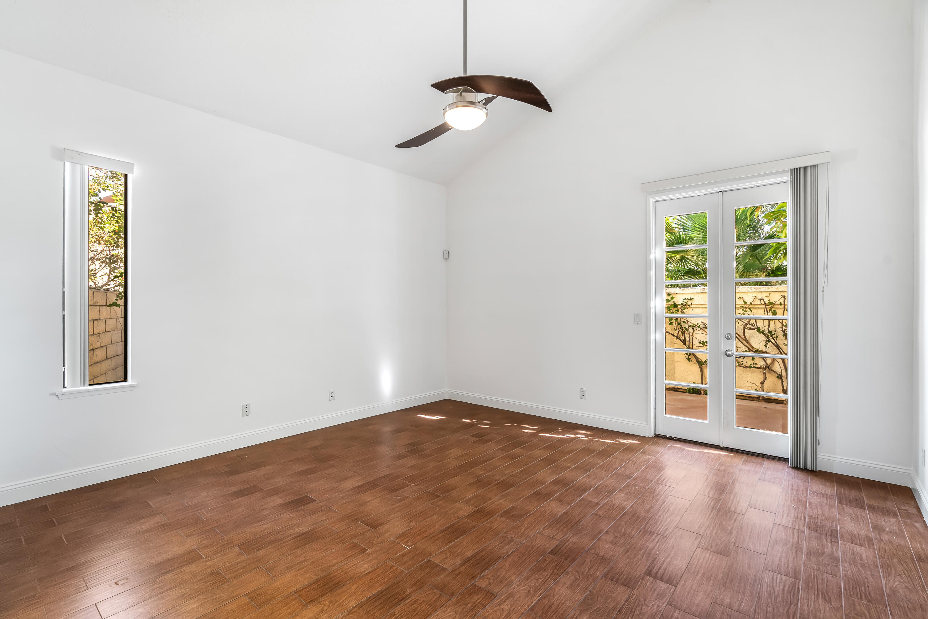 37 Santo Domingo Drive Rancho Mirage, CA 92270 - Photo 24 of 49 an empty room with windows