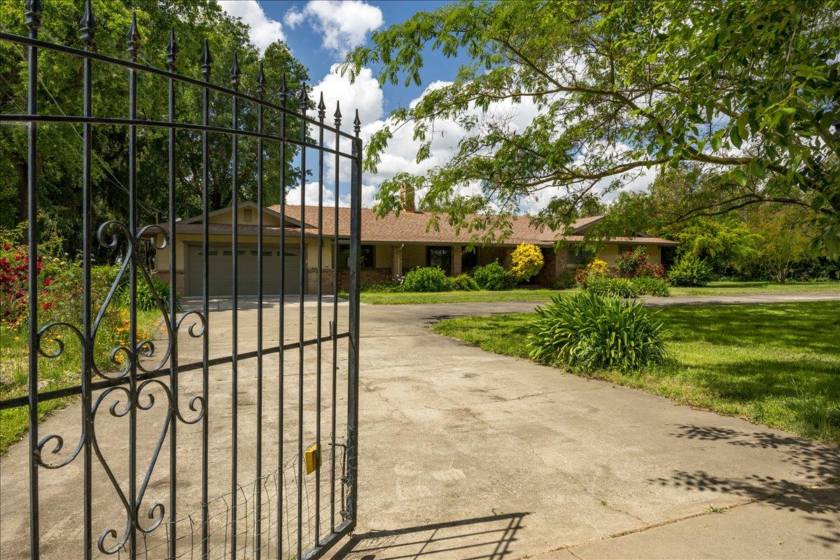 12188 Clay Station Road Herald, CA 95638 - Photo 5 of 89 Welcome in!