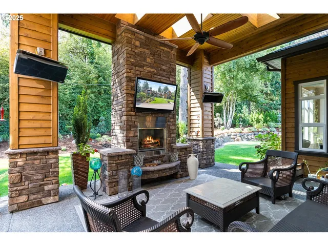 $3,799,000 | 13710 Knaus Road, Lake Oswego, OR 97034