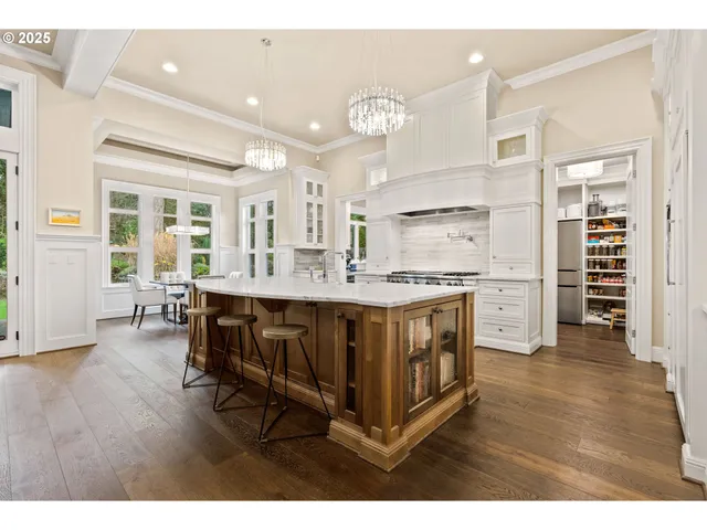 $3,799,000 | 13710 Knaus Road, Lake Oswego, OR 97034