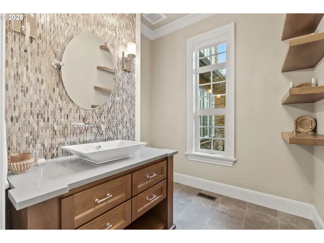 $3,799,000 | 13710 Knaus Road, Lake Oswego, OR 97034