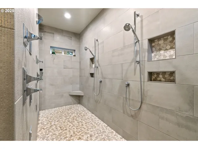 $3,799,000 | 13710 Knaus Road, Lake Oswego, OR 97034