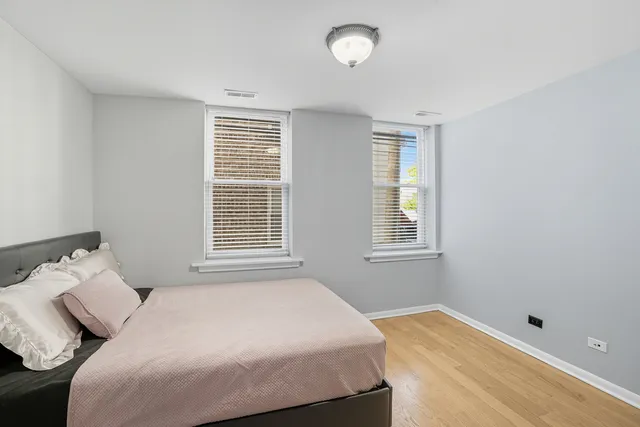 $405,000 | 3550 West Montrose Avenue, Unit 107, Chicago, IL 60618