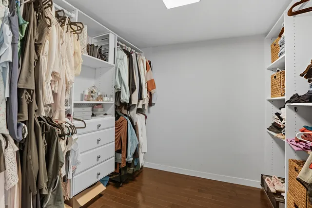 $405,000 | 3550 West Montrose Avenue, Unit 107, Chicago, IL 60618