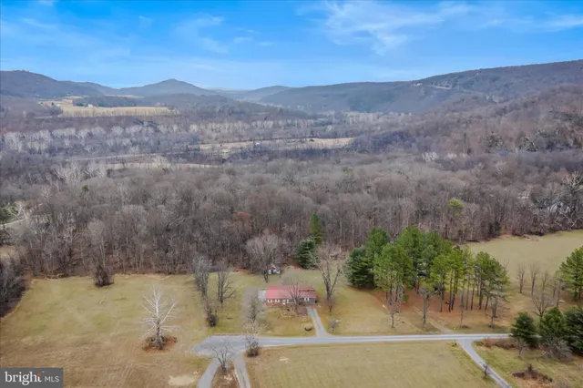 $335,000 | 852 Stellar Way, Great Cacapon, WV 25422