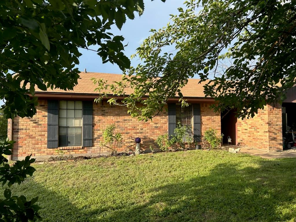 208 Lakeview Lane Temple, TX 76502 - Photo 1 of 18 Nice single story home with a shaded front yard.