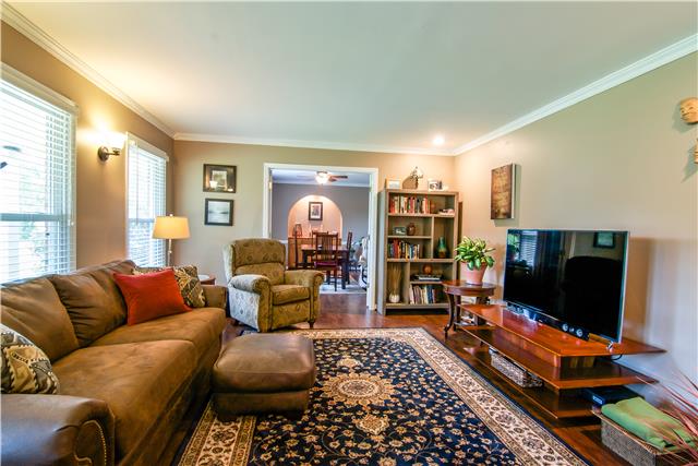 2213 Wolfe Road White Bluff, TN 37187 - Photo 4 of 20 Bright living room with lots of room