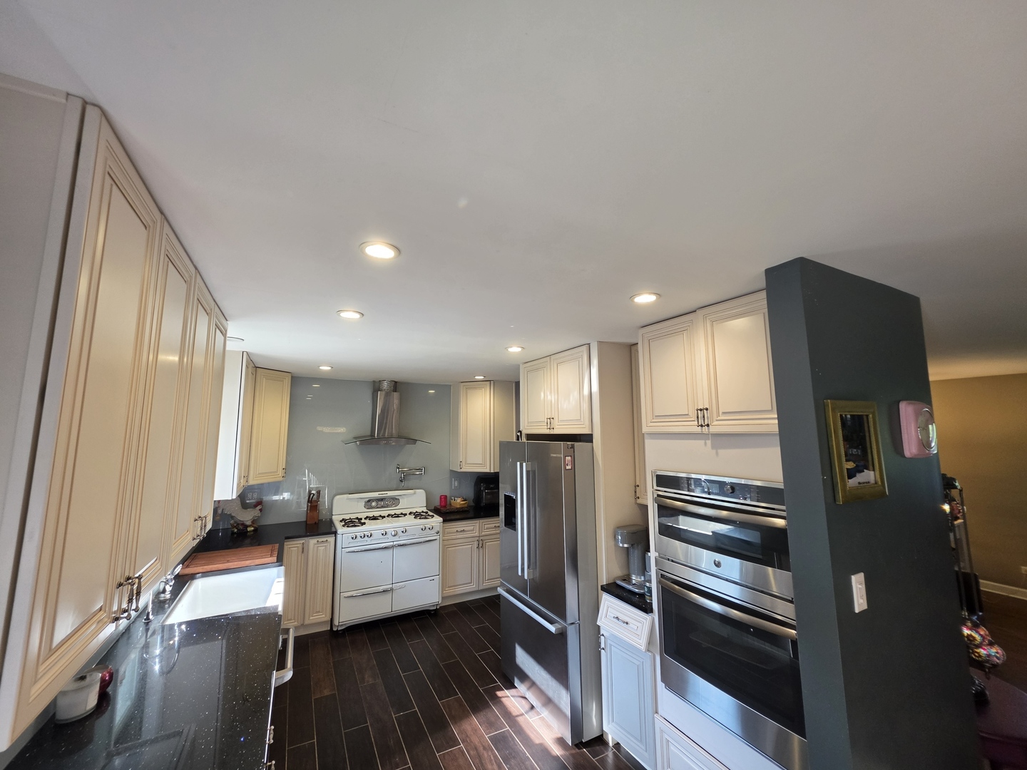 1S205 Valley Road Lombard, IL 60148 - Photo 4 of 18 Gallery Image 4