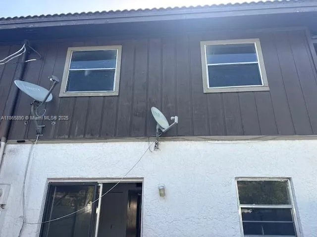 $2,500 | 3920 Woodside Drive, Unit 5, Coral Springs, FL 33065