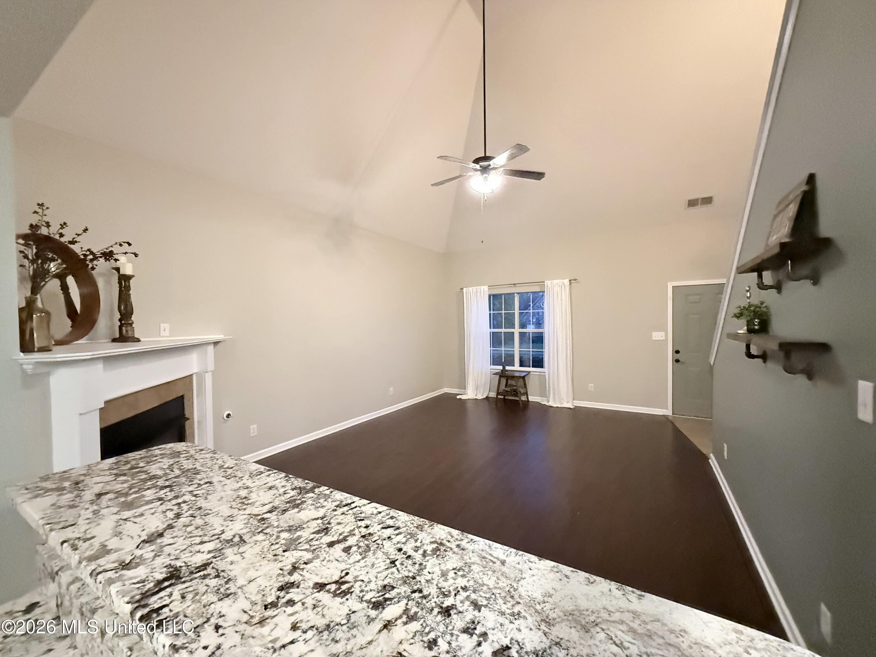 406 Vaiden Ridge Drive North Hernando, MS 38632 - Photo 2 of 17 IMG_4091