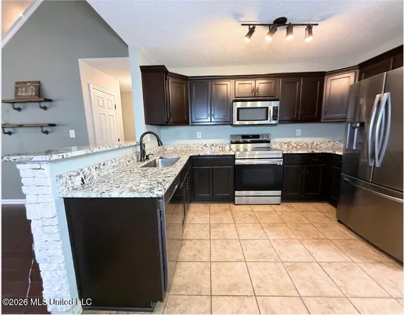 $329,900 | 406 Vaiden Ridge Drive North, Hernando, MS 38632