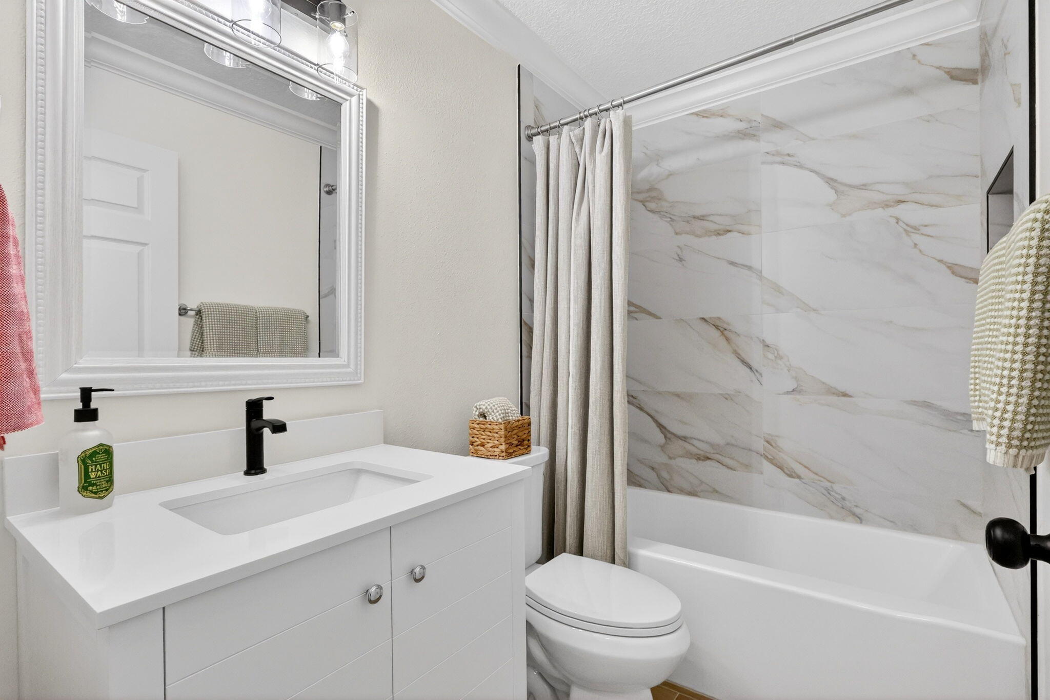 6208 Michael Street Jupiter, FL 33458 - Photo 27 of 60 Guest Bathroom