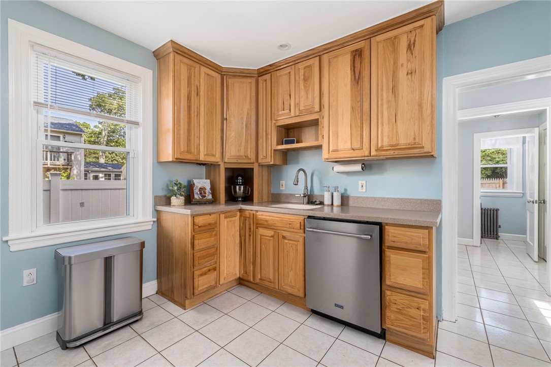 40 Grand View Drive Warwick, RI 02886 - Photo 14 of 31