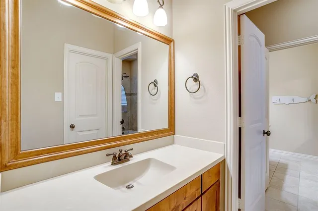 $699,999 | 195 Brook Hollow Lane, Weatherford, TX 76088