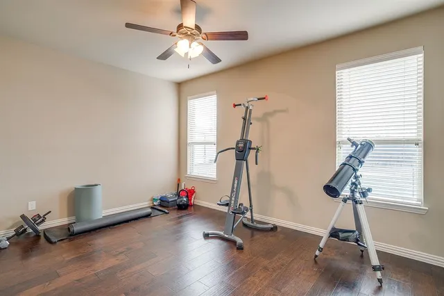 $699,999 | 195 Brook Hollow Lane, Weatherford, TX 76088