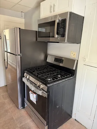 $1,500 | 229 Jackson Street, Unit 2ND FL REAR, Lawrence, MA 01841