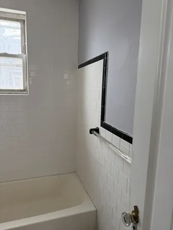 $1,500 | 229 Jackson Street, Unit 2ND FL REAR, Lawrence, MA 01841