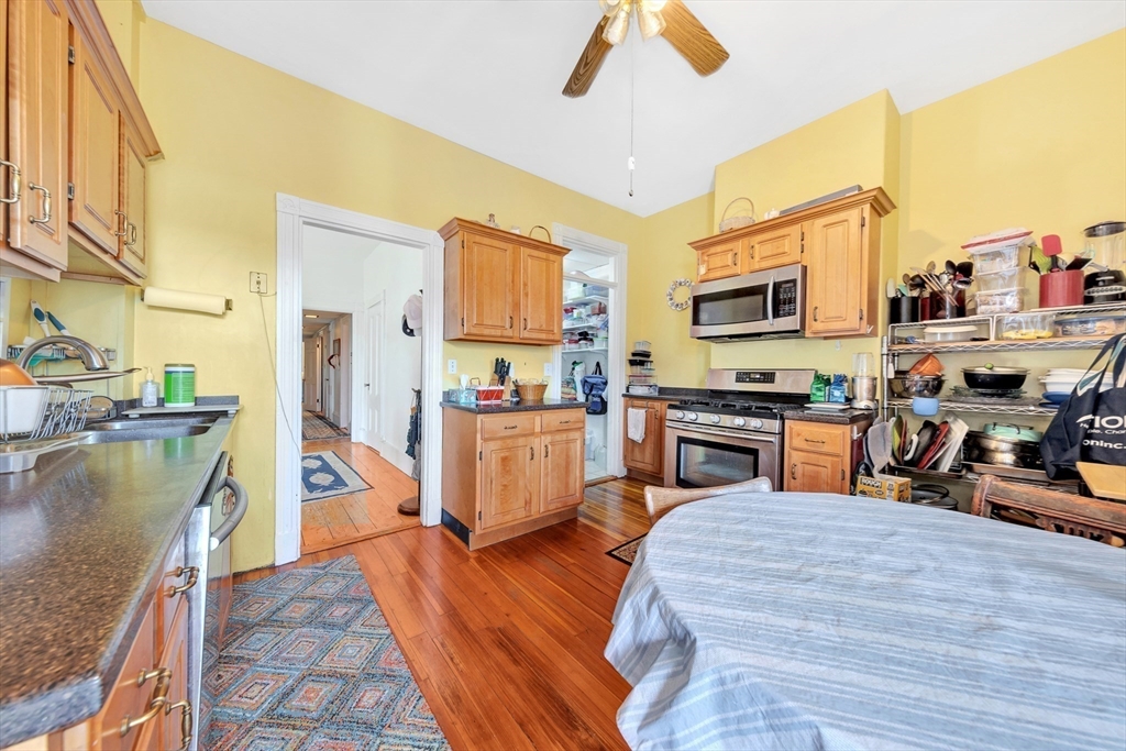 819 East 4th Street Boston, MA 02127 - Photo 33 of 42