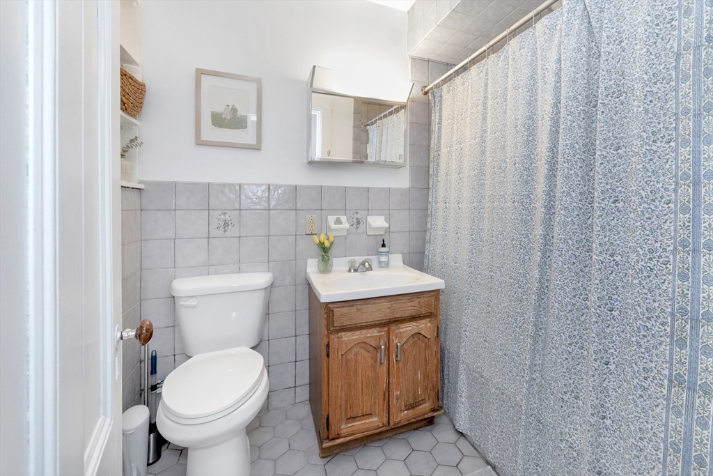 819 East 4th Street Boston, MA 02127 - Photo 6 of 42