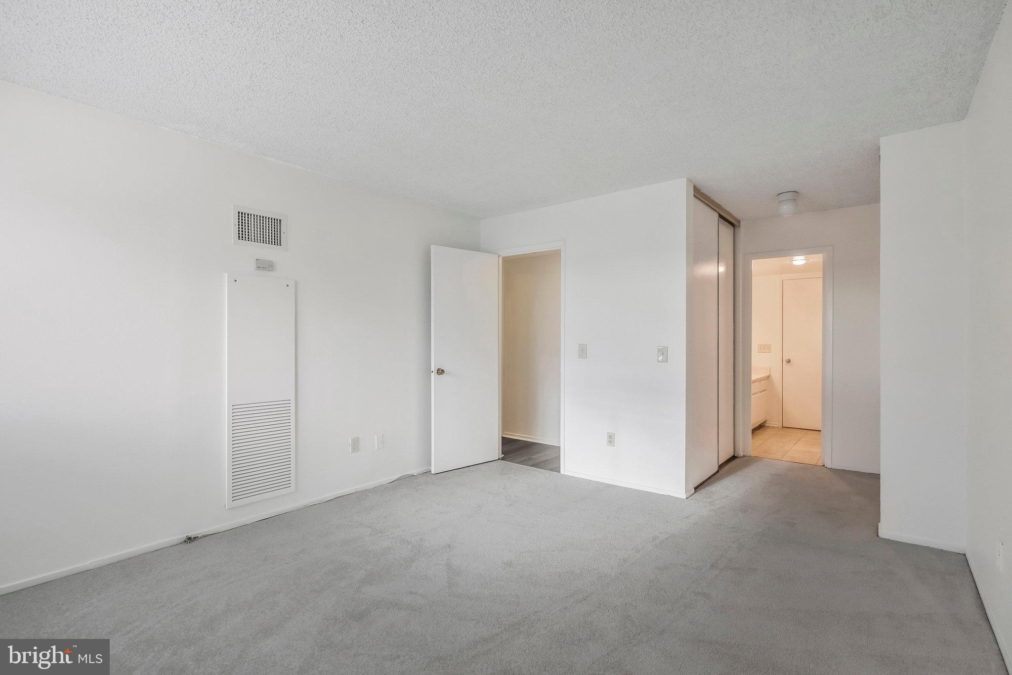 6101 Edsall Road, Unit 712 Alexandria, VA 22304 - Photo 21 of 53 a view of an empty room