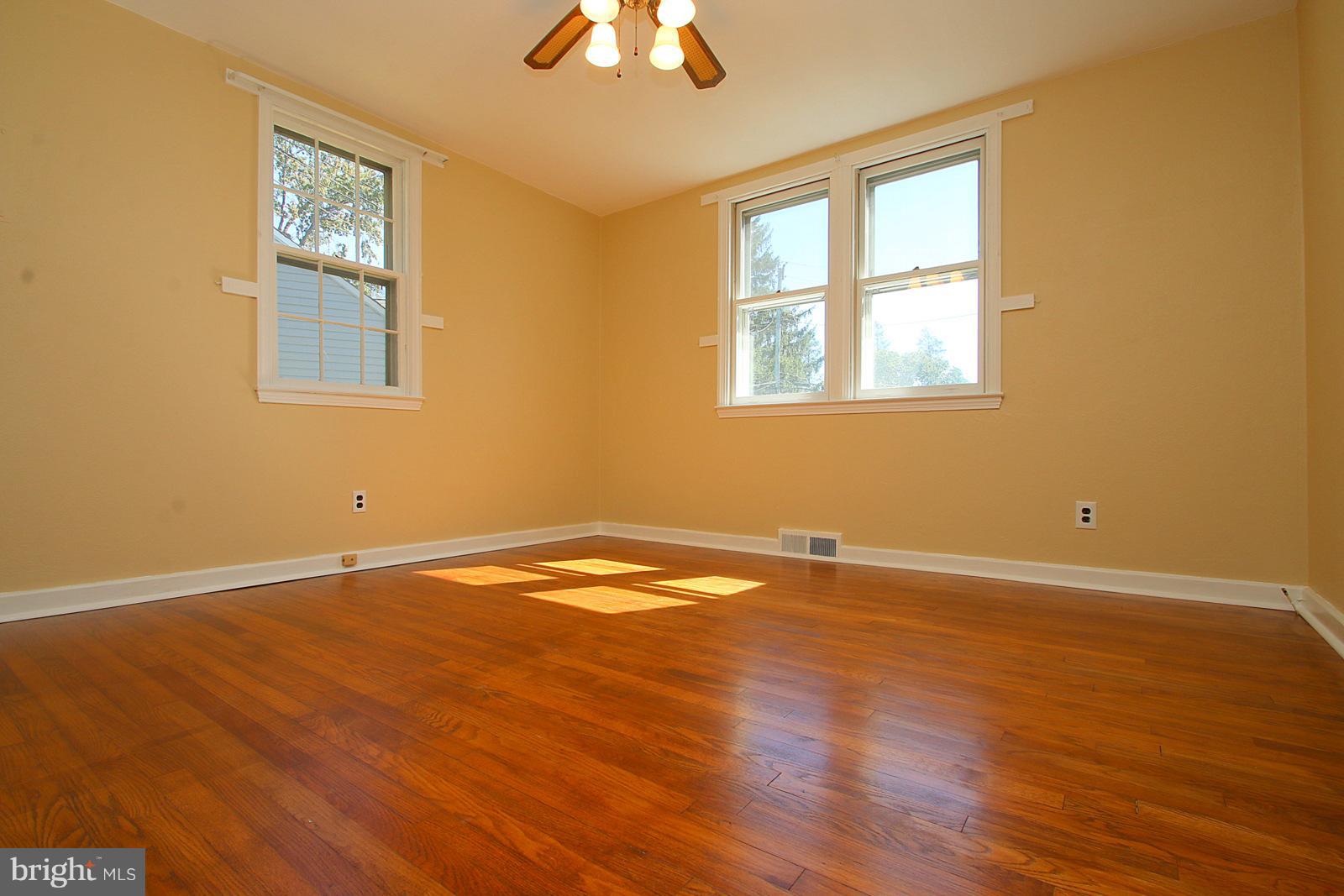 26 Village Road Baltimore, MD 21208 - Photo 11 of 30 Bedroom
