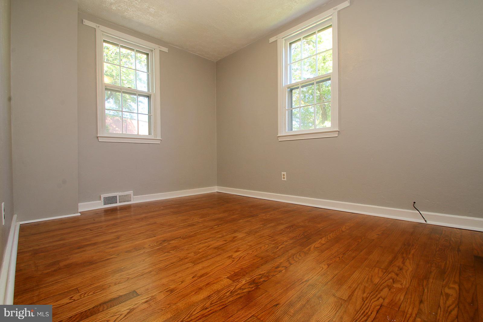 26 Village Road Baltimore, MD 21208 - Photo 14 of 30 Bedroom